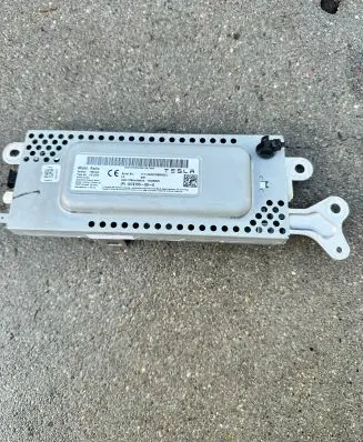 Tesla Model 3 Radio/CD/DVD/GPS head unit 1079755-00-E