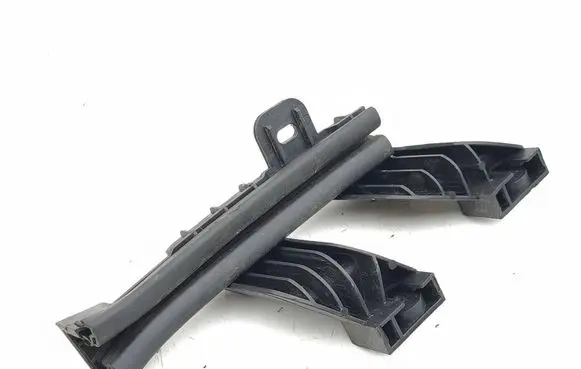 Peugeot 5008 II Front door windshield rail 9811414380