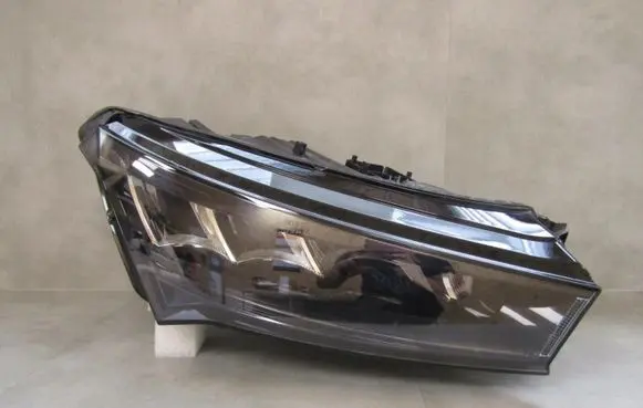 Skoda Enyaq iV Headlight/headlamp 5LB941018