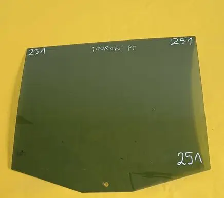 Volkswagen Touran I Rear door window glass