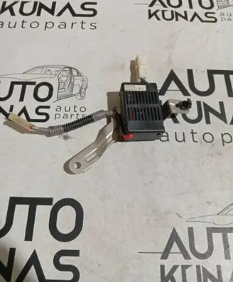 Lexus IS 220D-250-350 Antenna control unit 05370593L