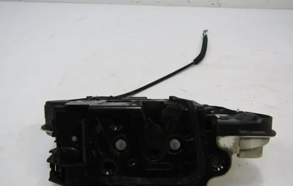 Skoda Fabia Mk2 (5J) Front door lock 