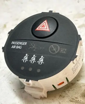 Toyota Yaris Hazard light switch 839500D080 28913