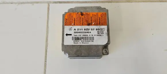 Mercedes-Benz E W211 Airbag control unit/module A2118205785 500402230424 D6VV323AD7E