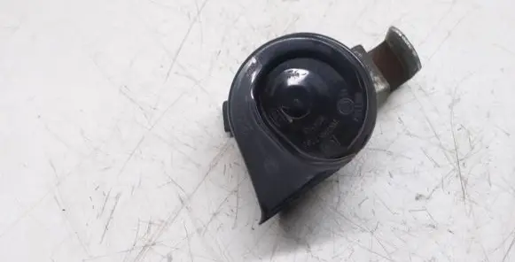 BMW 1 E82 E88 Horn signal 703881157 024148