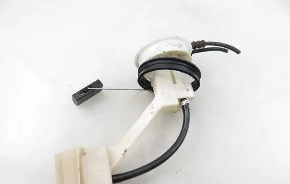 Volkswagen PASSAT B5 Fuel level sensor 8E0919673G