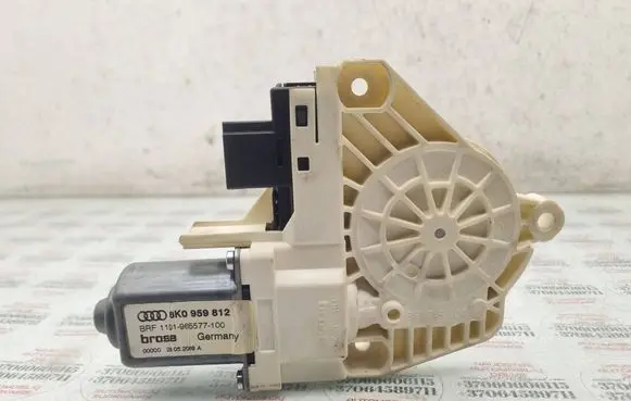 Audi A4 S4 B8 8K Rear door window regulator motor 8K0959812
