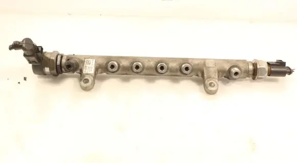 Volkswagen PASSAT CC Fuel main line pipe 03L089C