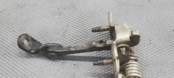 Peugeot 206+ Front door check strap stopper 