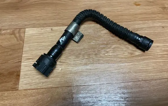 Opel Insignia A Engine coolant pipe/hose 55566095