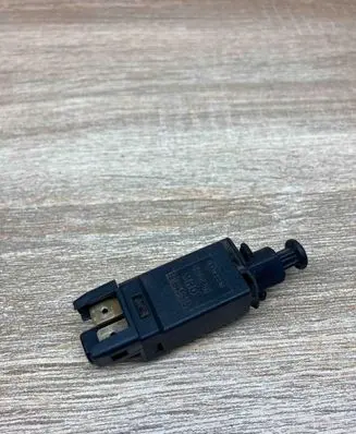 Volkswagen Golf III Brake pedal sensor switch 191945515