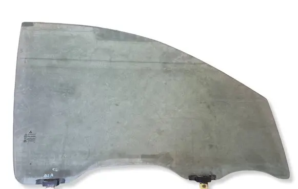 Mitsubishi L200 Front door window glass four-door MN117598
