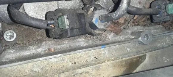 Mercedes-Benz ML W164 Fuel injector 0445115066