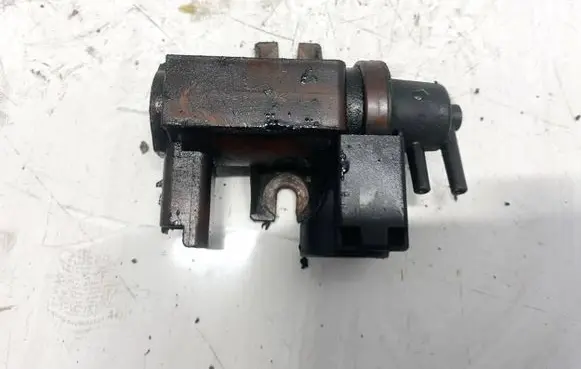 Volvo V50 Turbo solenoid valve 6g9q9e882ca 6g9q-9e882-ca