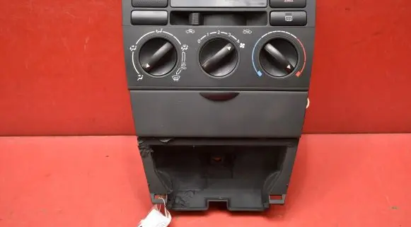 Toyota Corolla E120 E130 Climate control unit