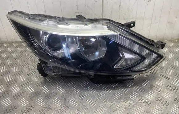Nissan Qashqai Headlight/headlamp 10018014
