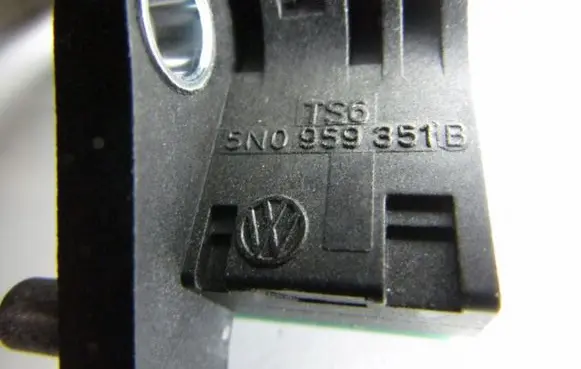 Volkswagen PASSAT B7 Airbag deployment crash/impact sensor 5N0959351B