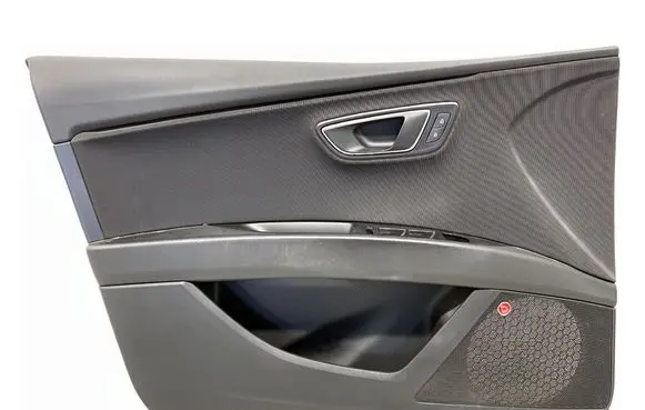Seat Leon (5F) Front door card panel trim
