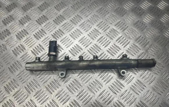 Volvo S40, V40 Fuel main line pipe 7700114017 0445214024