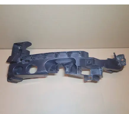Audi A3 S3 8P Headlight/headlamp mounting bracket 8P0805607