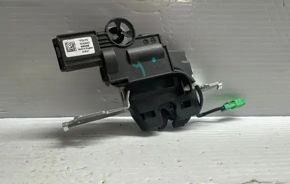 Volvo S90, V90 Seat back rest lock catch 31436463
