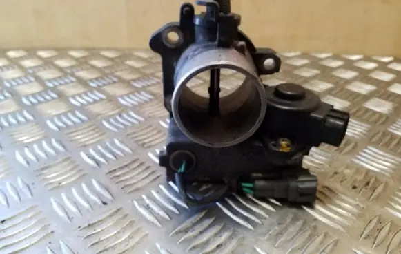 Toyota RAV 4 (XA20) Throttle valve