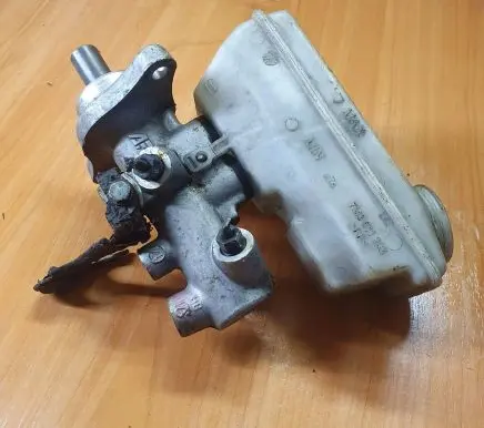 Seat Alhambra (Mk2) Master brake cylinder 7M3611303