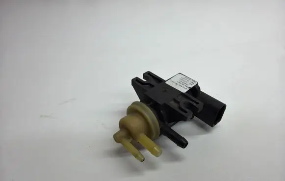 Volkswagen PASSAT B8 Turbo solenoid valve 1K0906627B