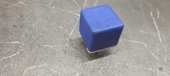 Volvo 850 Fuel pump relay 4rd003520-52