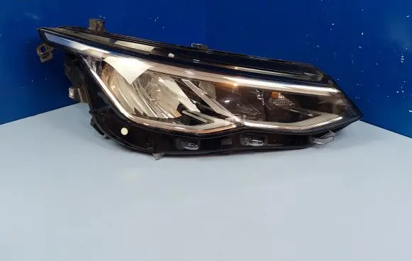 Volkswagen Golf VIII Headlight/headlamp 5H1941006B 90150891