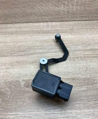 BMW 7 E65 E66 Front height sensor lever 8268997