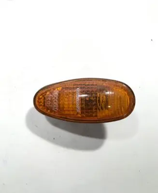 Mitsubishi Pajero Sport I Front fender indicator light E20190093 6R0190093