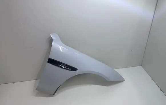 Jaguar XE Fender 