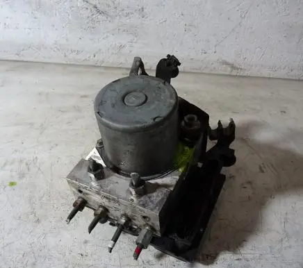 Toyota Avensis Verso ABS Pump 44540-05071
