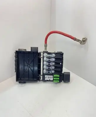 Volkswagen Golf IV Fuse module 1J0937550