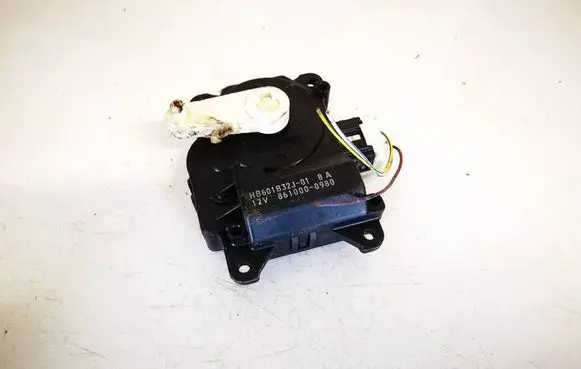 Mazda 3 I Air flap motor/actuator hb601b32j01