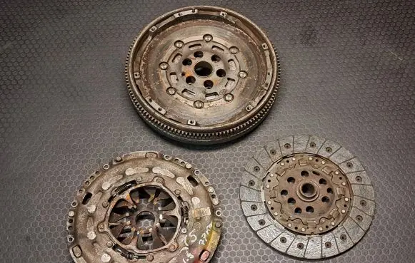 Volkswagen Transporter - Caravelle T5 Clutch set kit 03G141031K