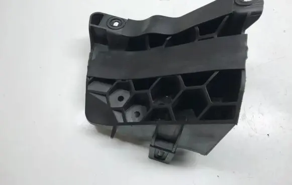 Mercedes-Benz C W204 Battery tray heat shield A2046190048