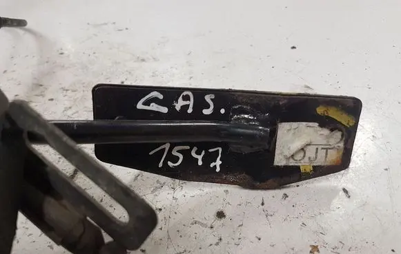 KIA Carens I Accelerator throttle pedal