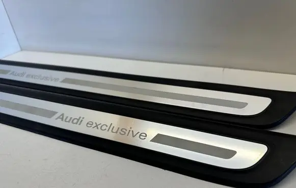 Audi Q5 SQ5 Front sill trim cover 8R0853374D 8R0853374C