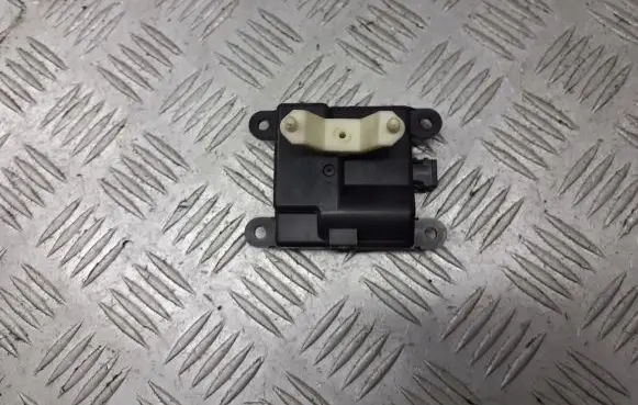 Nissan Primera A/C air flow flap actuator/motor 3C270-30840