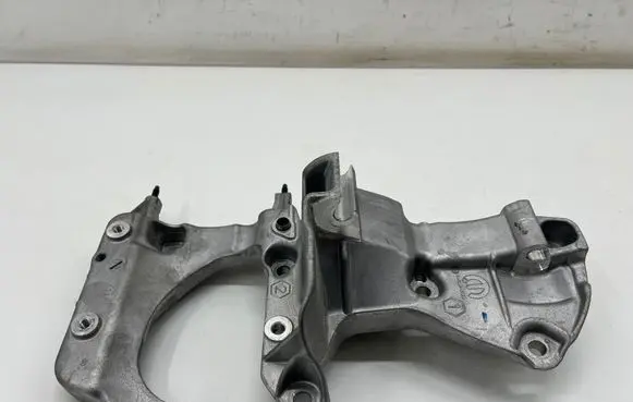 Peugeot 3008 III A/C compressor mount bracket 9852550580