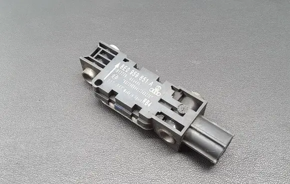 Audi A4 S4 B7 8E 8H Airbag deployment crash/impact sensor 8E0959651A