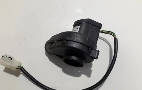 BMW 5 E39 Engine control unit/module fan 0130002831 1290-17451829