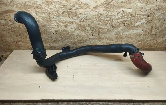 Intercooler hose/pipe