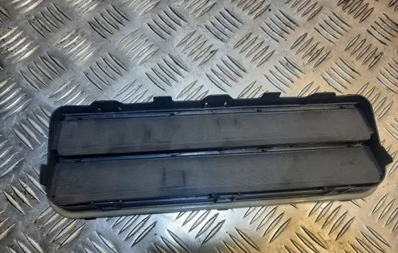 BMW 7 F01 F02 F03 F04 Quarter panel pressure vent 6910722 64226910722