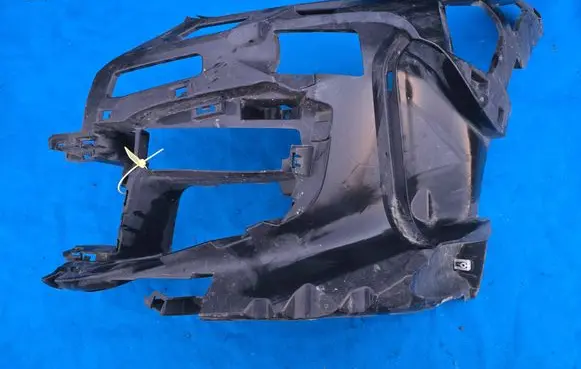 BMW 1 F40 Front bumper mounting bracket 8070937