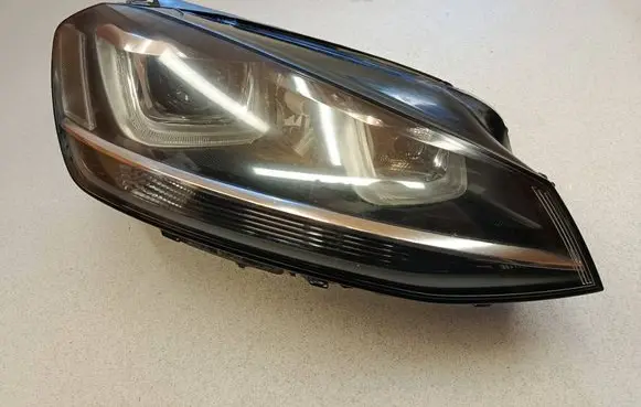 Volkswagen Golf VII Headlight/headlamp 5G1941752 90024306