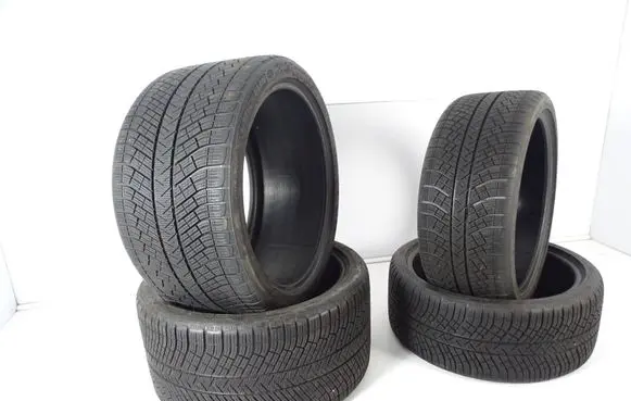 Porsche Panamera (971) R20 winter tire 
