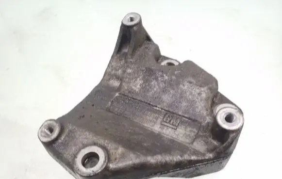 Opel Zafira A A/C compressor mount bracket 90529603